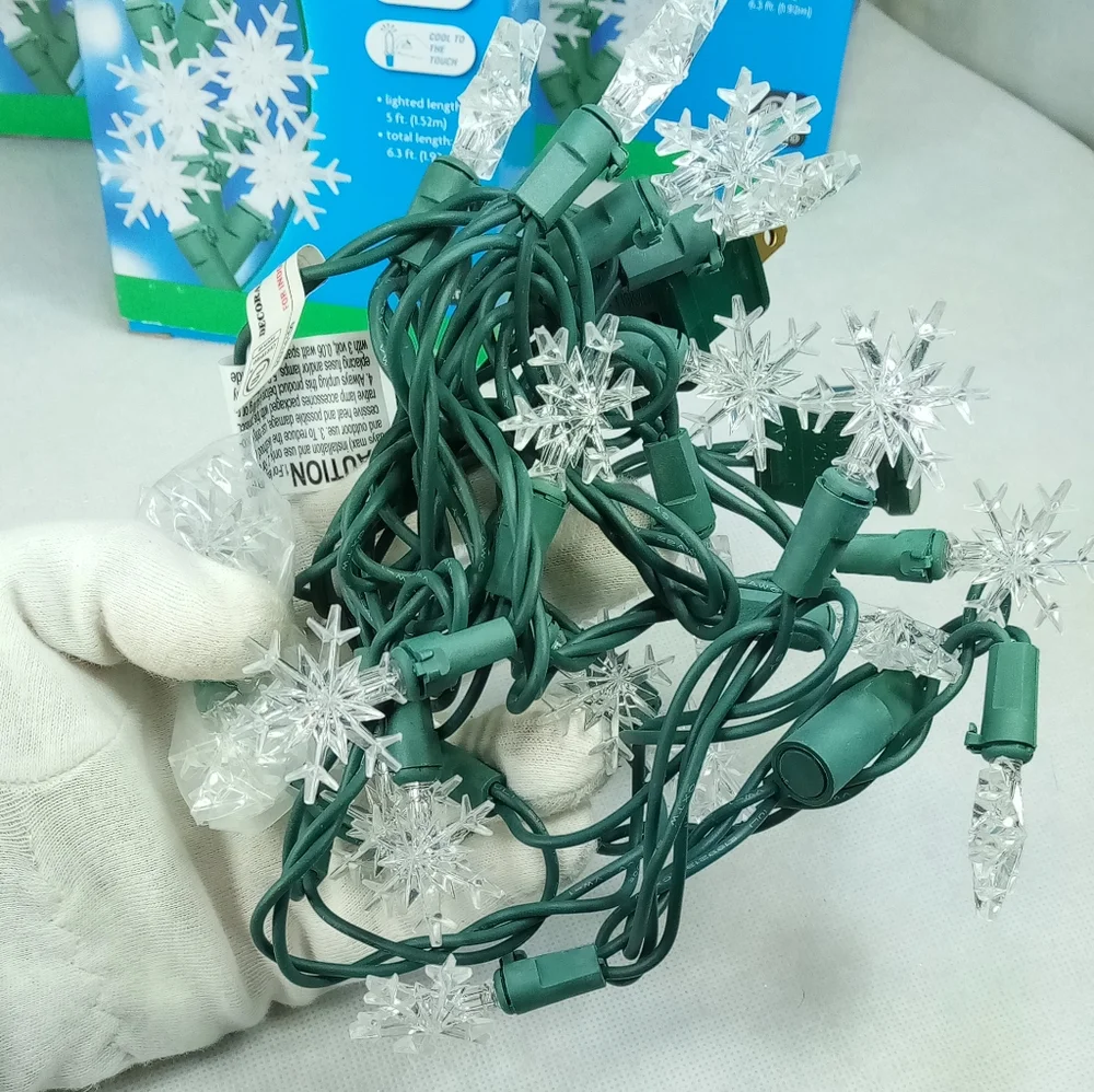 Lot of 4 LED Cool White Snowflake Light Set 20ct